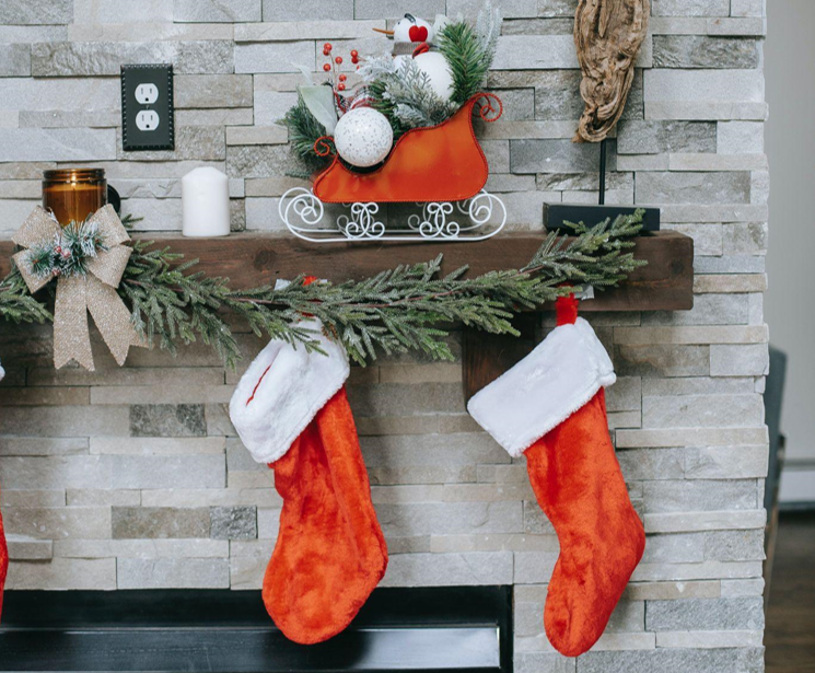 Christmas in July with Fun and Festive Garland